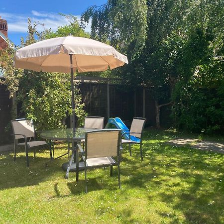 Chichester Retreat House With Free Parking Exteriör bild