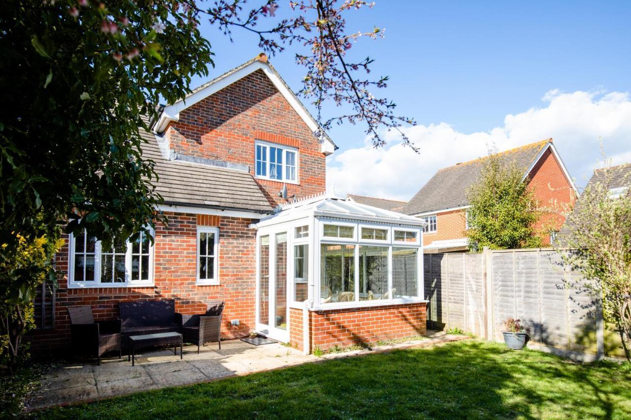Chichester Retreat House With Free Parking Exteriör bild