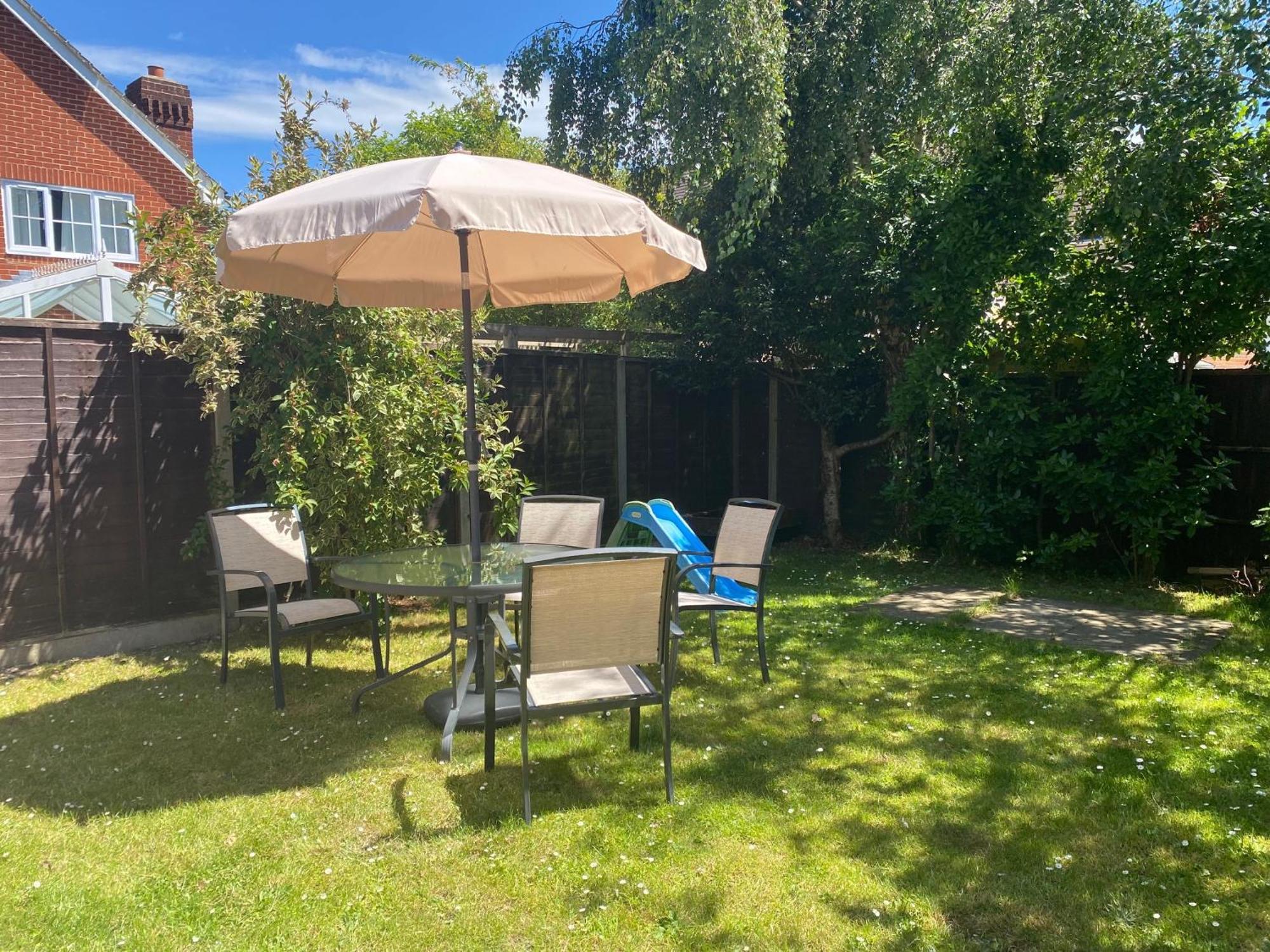 Chichester Retreat House With Free Parking Exteriör bild