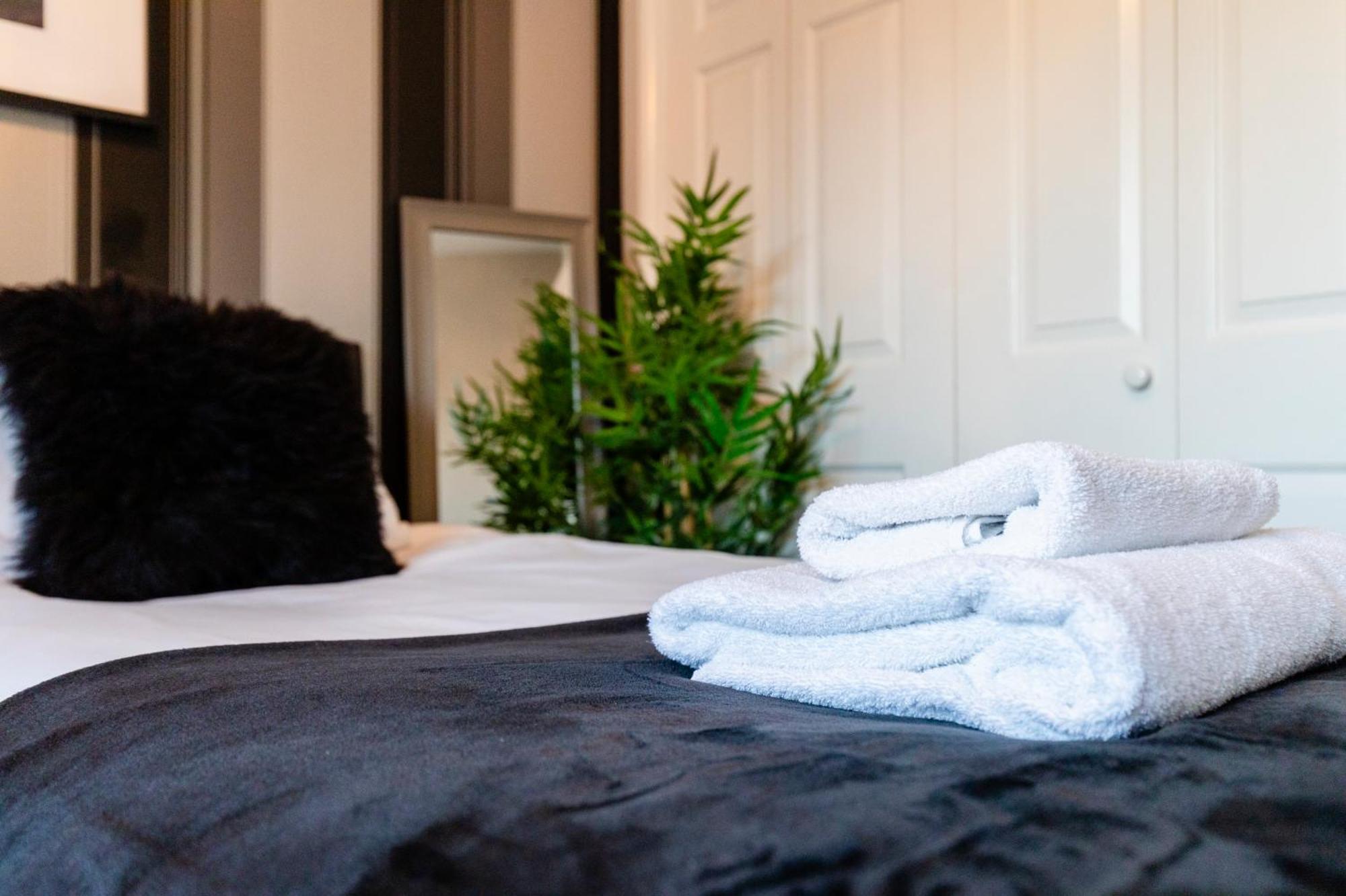 Chichester Retreat House With Free Parking Exteriör bild