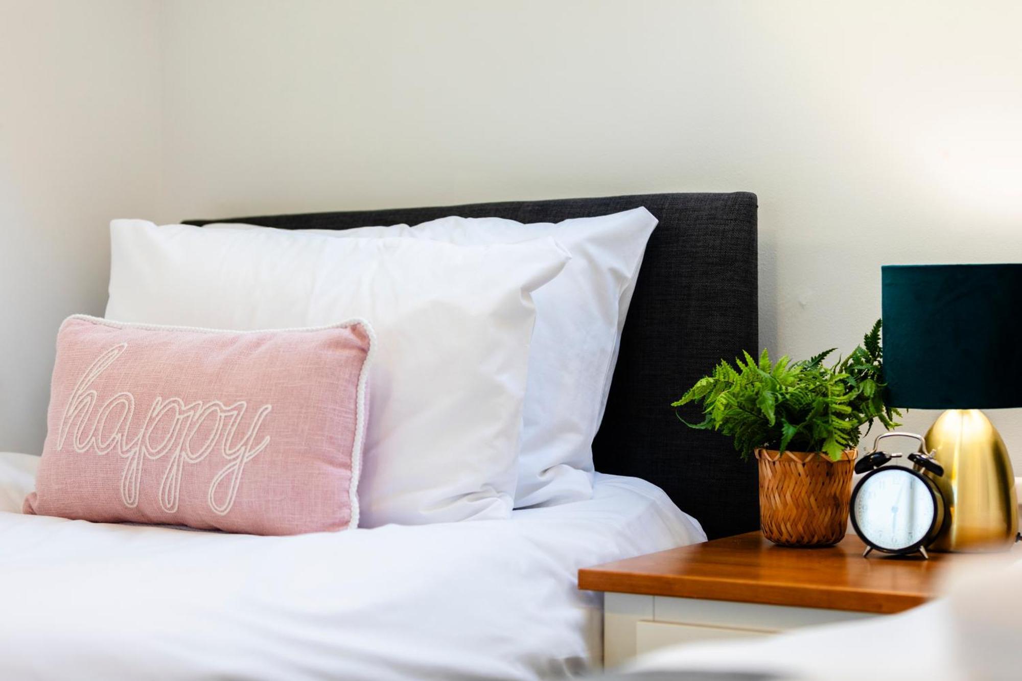 Chichester Retreat House With Free Parking Exteriör bild